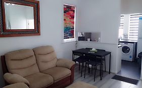 2 Bed 1St Floor Apartment-Own Entrance & Parking